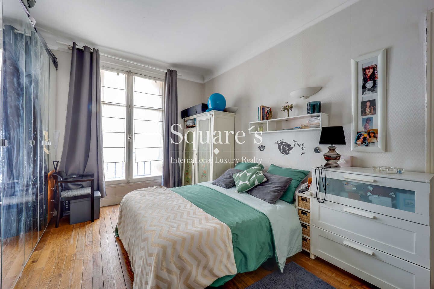 apartment 5 Rooms for sale on Neuilly-sur-Seine (92200)