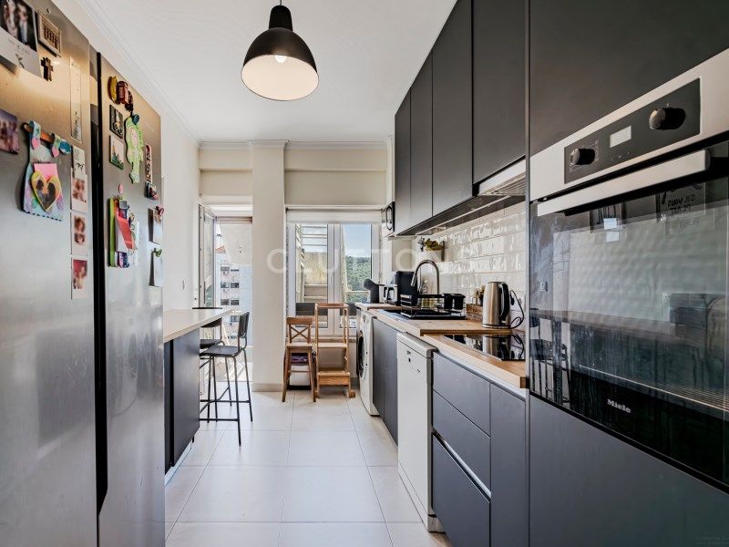 apartment 7 Rooms for sale on Lisboa (1500)