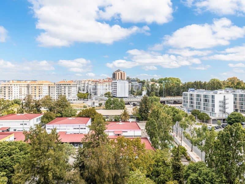 apartment 7 Rooms for sale on Lisboa (1500)