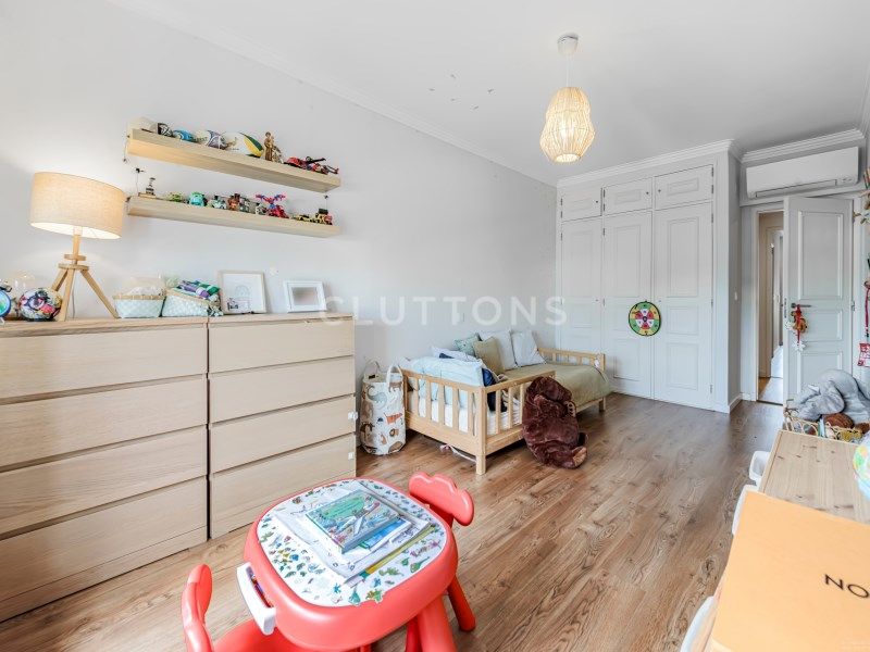 apartment 7 Rooms for sale on Lisboa (1500)