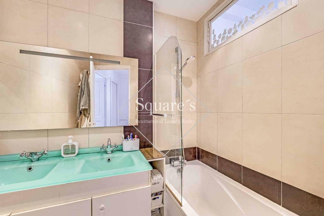 apartment 5 Rooms for sale on Paris 7ème (75007)