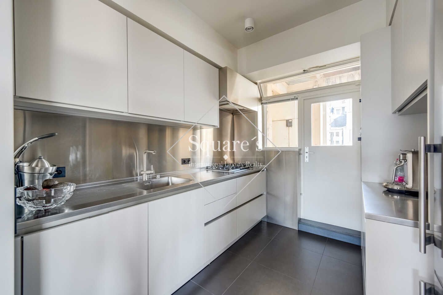 apartment 5 Rooms for sale on Paris 16ème (75016)