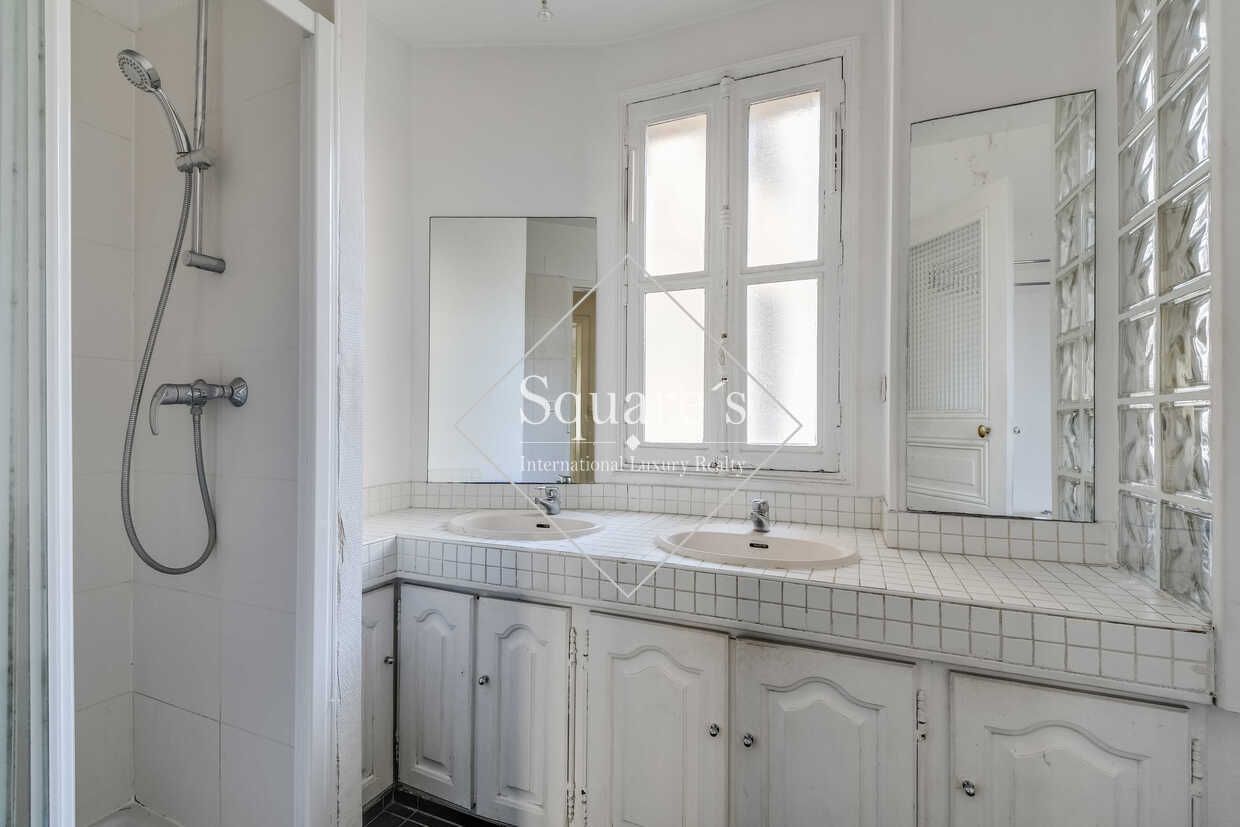 apartment 4 Rooms for sale on Paris 18ème (75018)