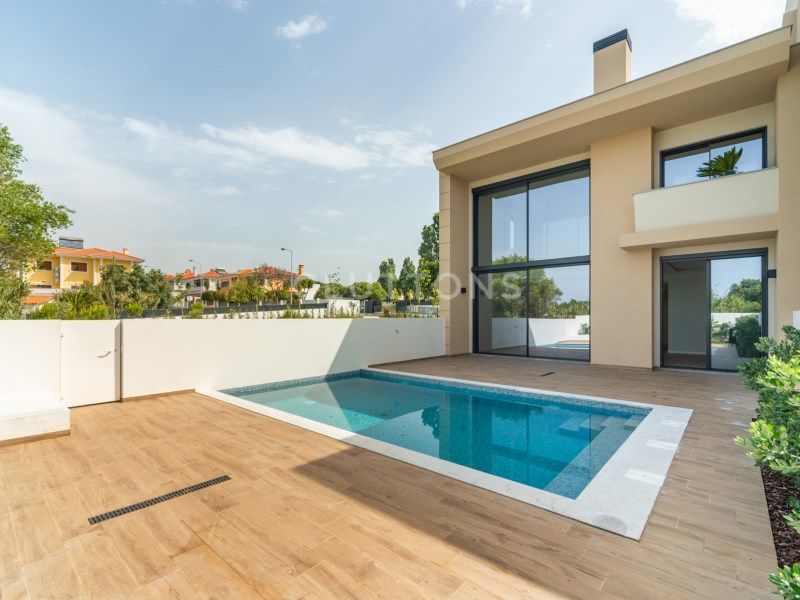 house 10 Rooms for sale on Cascais (2755)