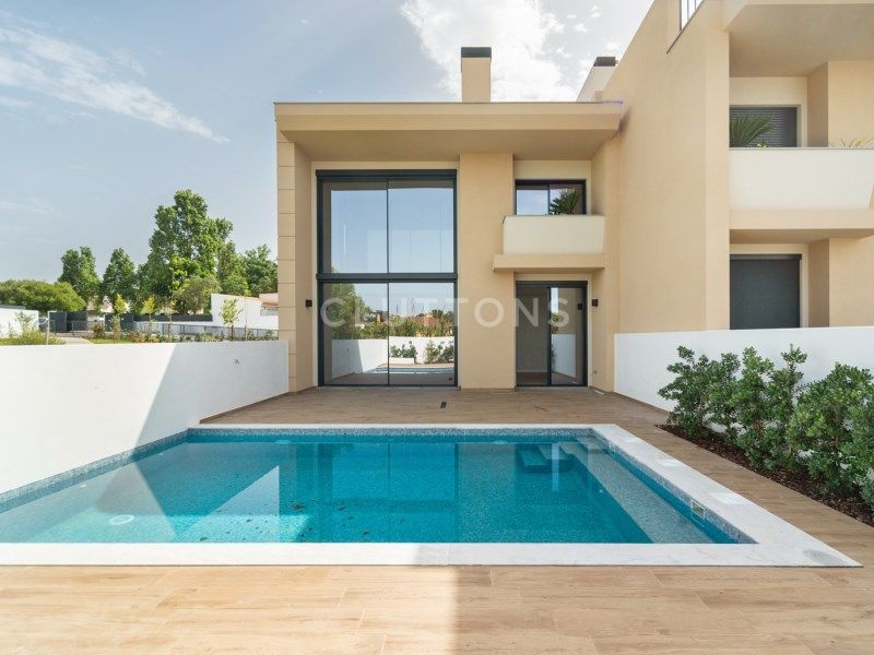 house 10 Rooms for sale on Cascais (2755)