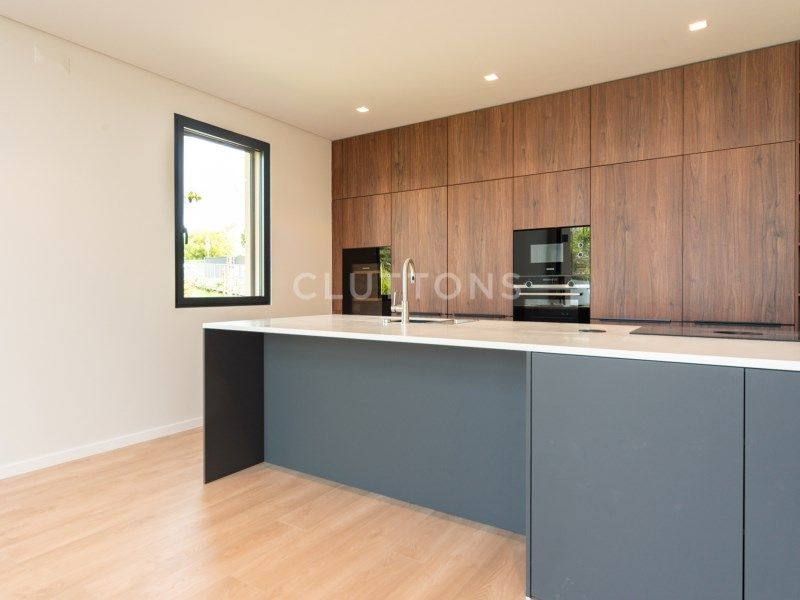 house 10 Rooms for sale on Cascais (2755)