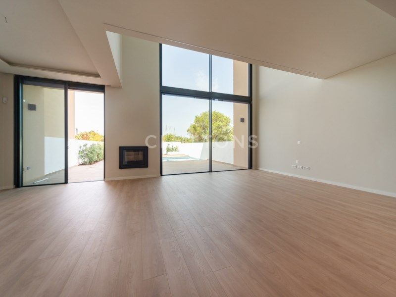 house 10 Rooms for sale on Cascais (2755)
