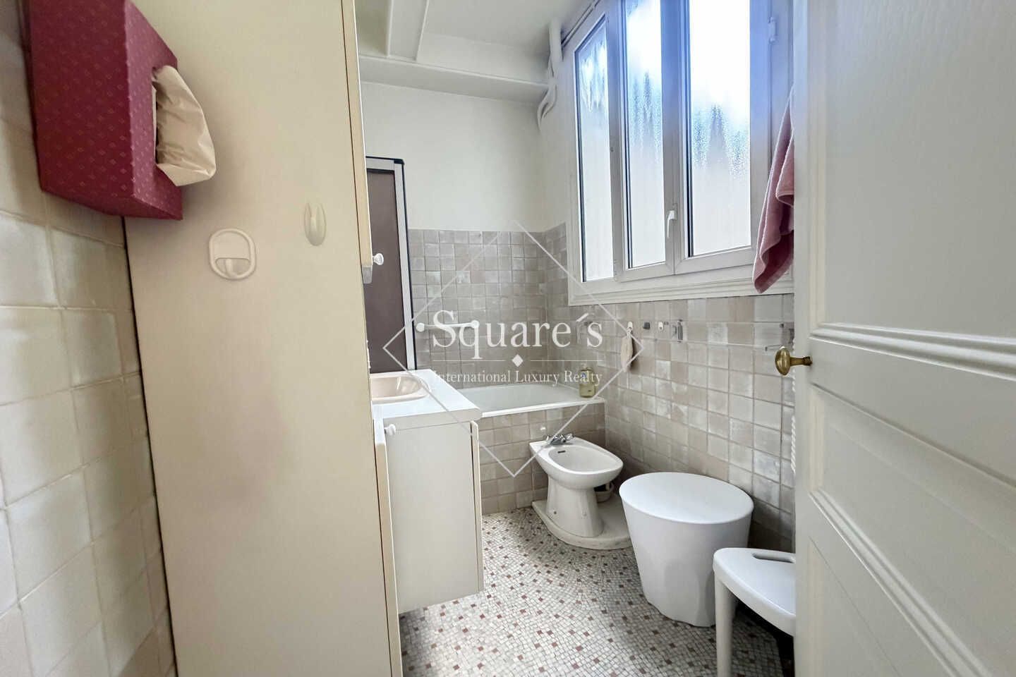 apartment 5 Rooms for sale on Paris 17ème (75017)