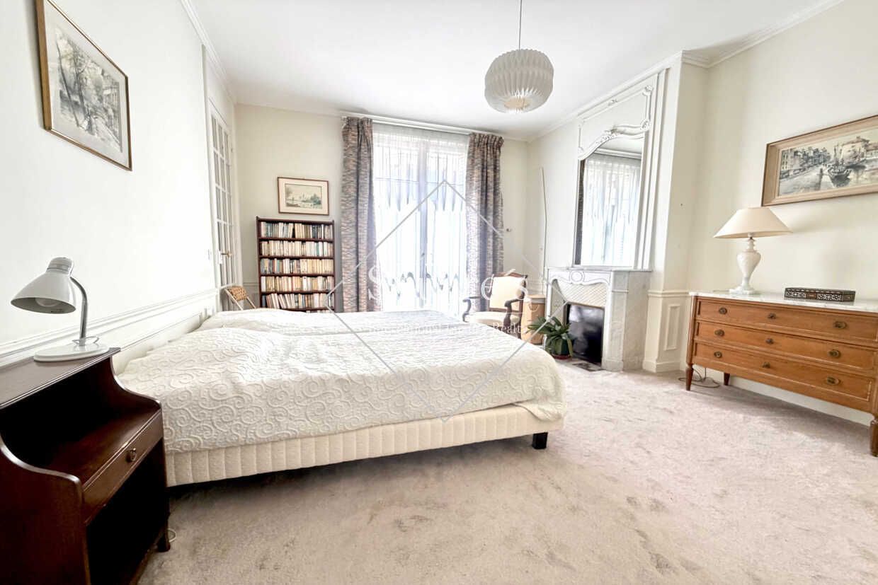 apartment 5 Rooms for sale on Paris 17ème (75017)