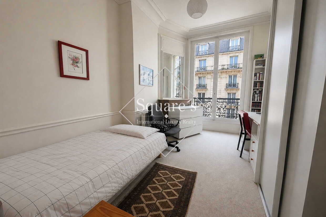 apartment 5 Rooms for sale on Paris 17ème (75017)