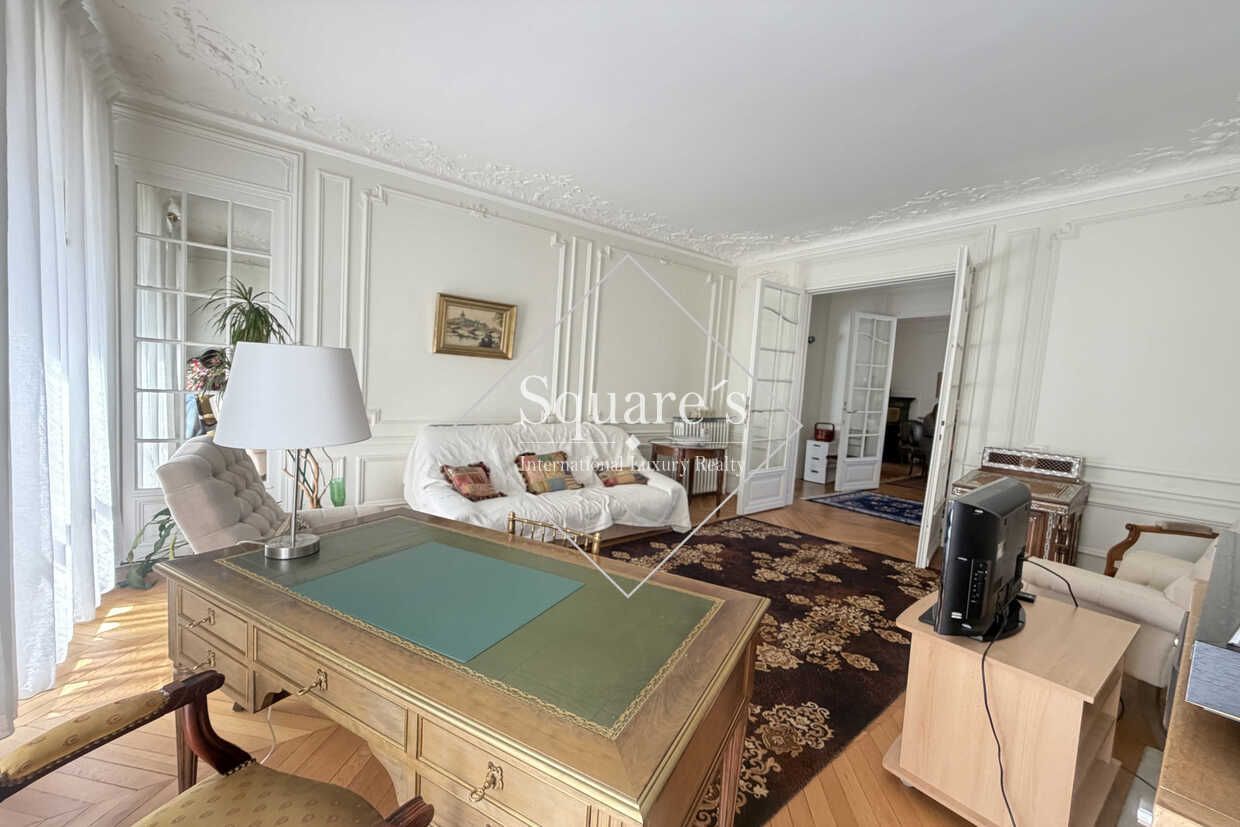 apartment 5 Rooms for sale on Paris 17ème (75017)