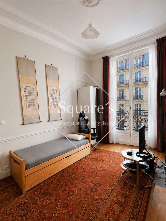 apartment 5 Rooms for sale on Paris 17ème (75017)