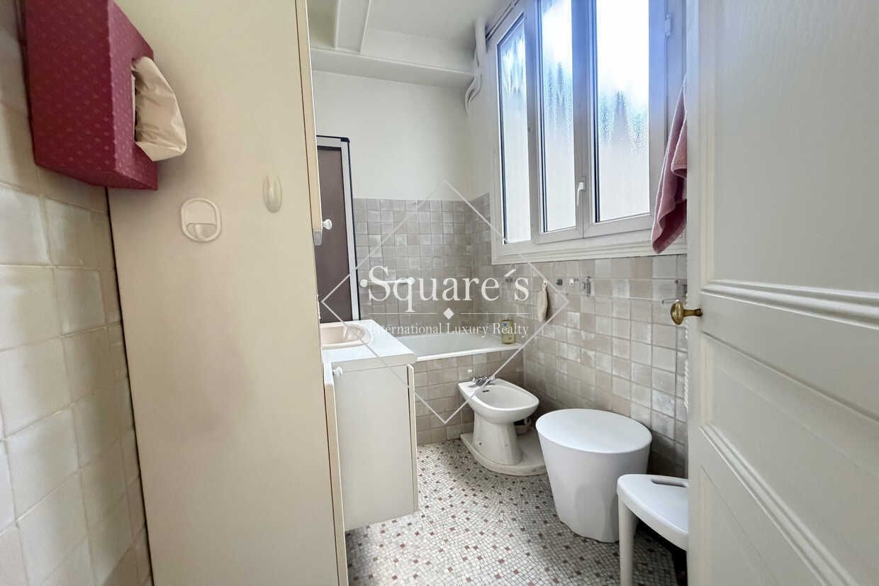 apartment 5 Rooms for sale on Paris 17ème (75017)