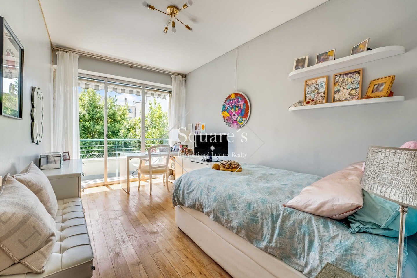 apartment 6 Rooms for sale on Neuilly-sur-Seine (92200)
