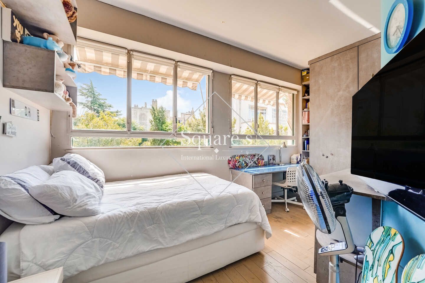 apartment 6 Rooms for sale on Neuilly-sur-Seine (92200)