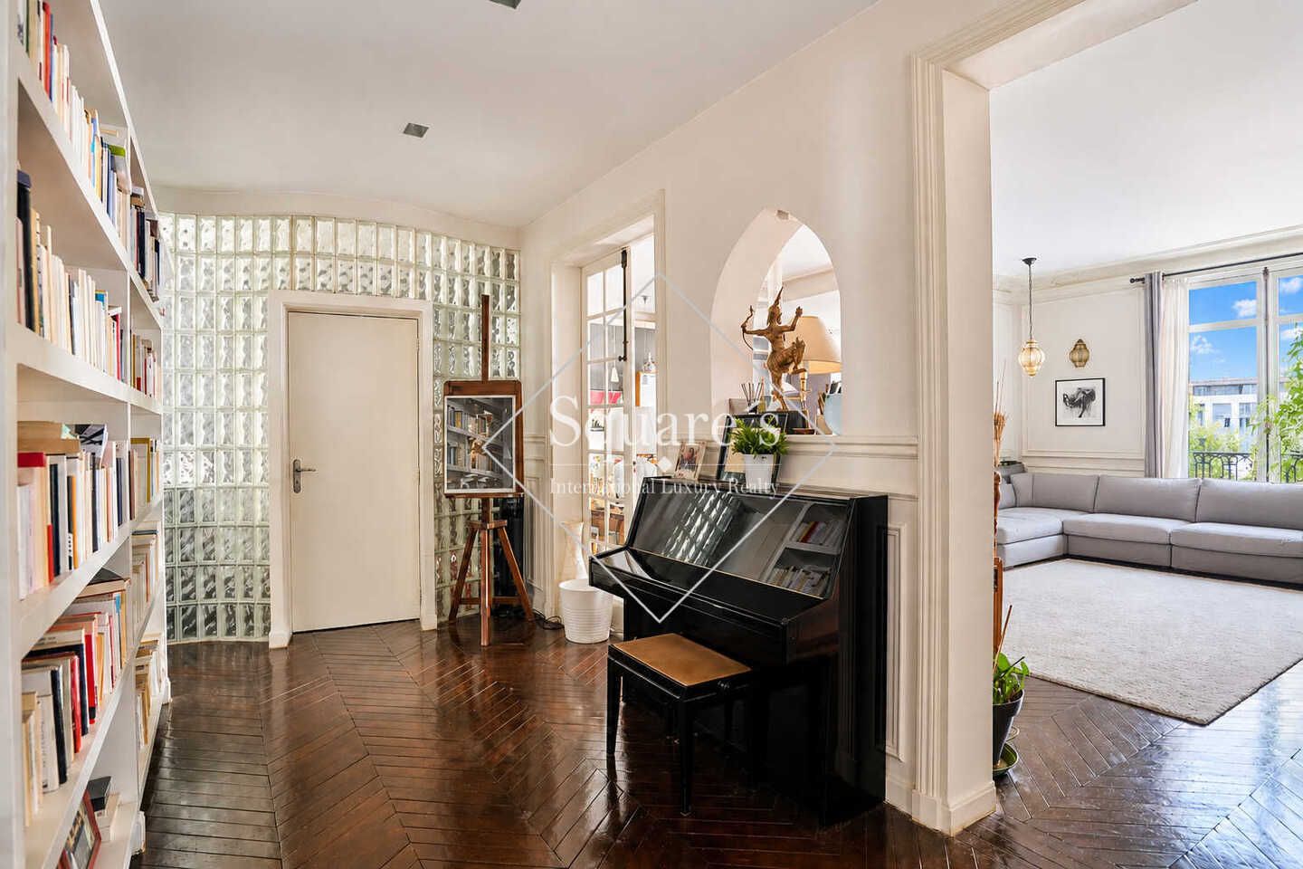 apartment 6 Rooms for sale on Paris 17ème (75017)