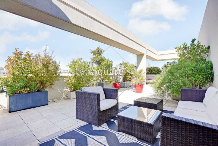 apartment 8 Rooms for sale on Neuilly-sur-Seine (92200)
