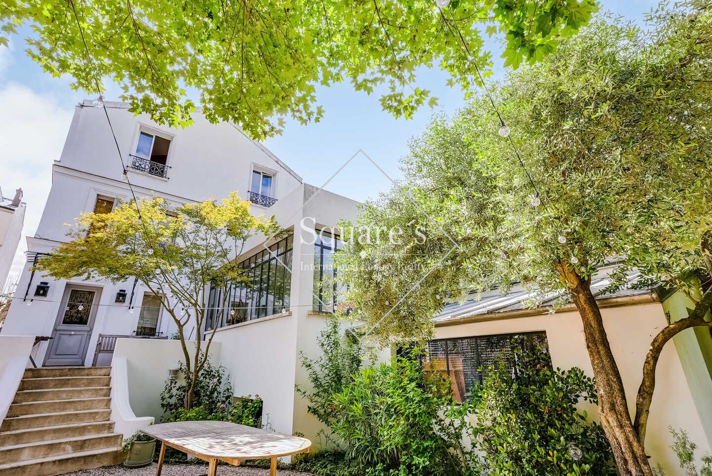 house 9 Rooms for sale on Asnières (92600)
