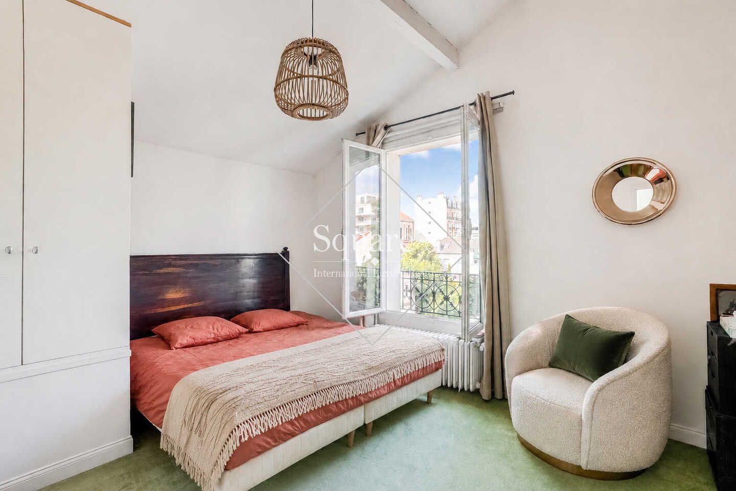 house 9 Rooms for sale on Asnières (92600)