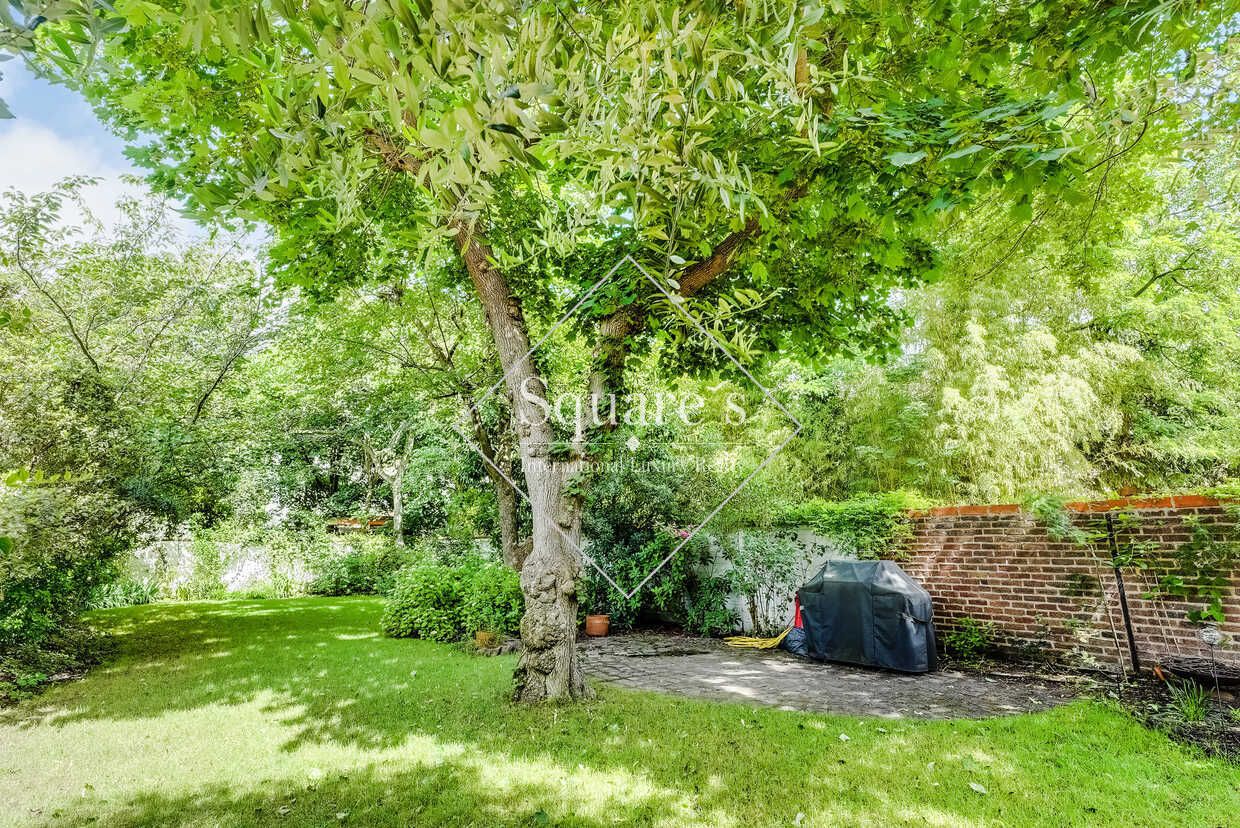 house 9 Rooms for sale on Asnières (92600)