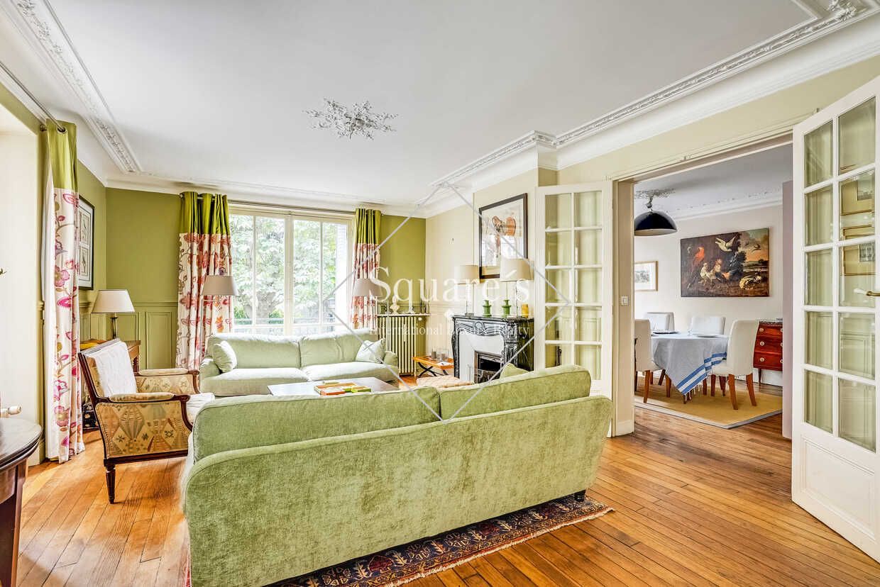 house 9 Rooms for sale on Asnières (92600)