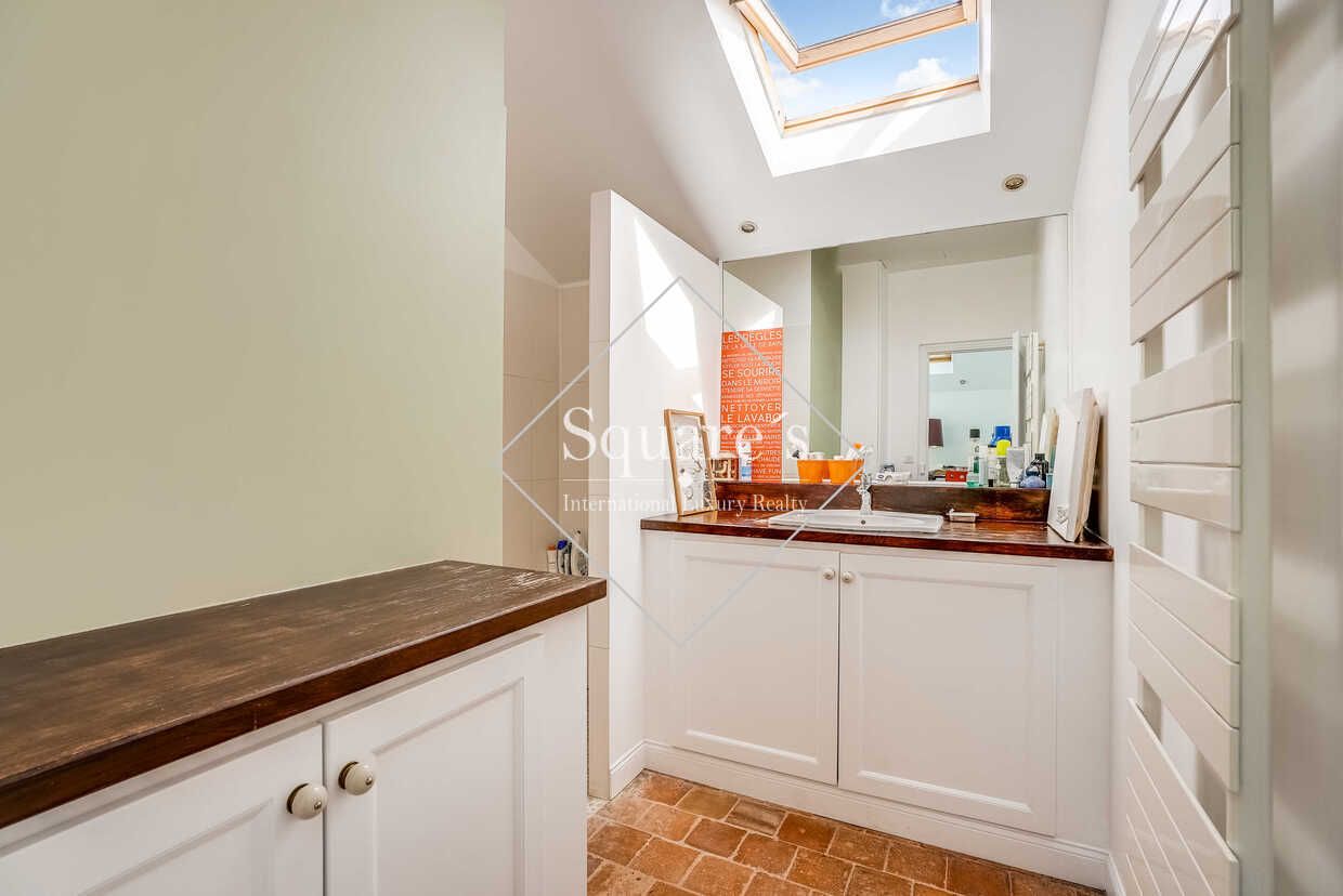 house 9 Rooms for sale on Asnières (92600)