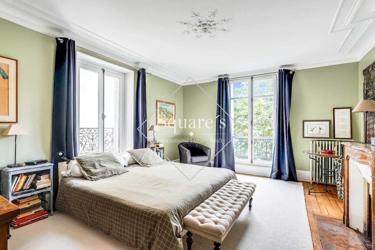 house 9 Rooms for sale on Asnières (92600)