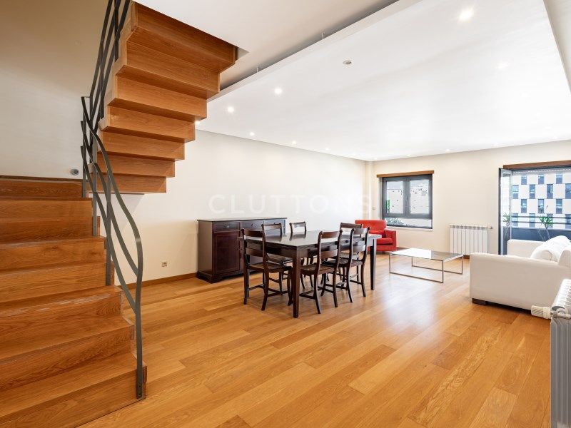 apartment 7 Rooms for sale on Lisboa (1900)