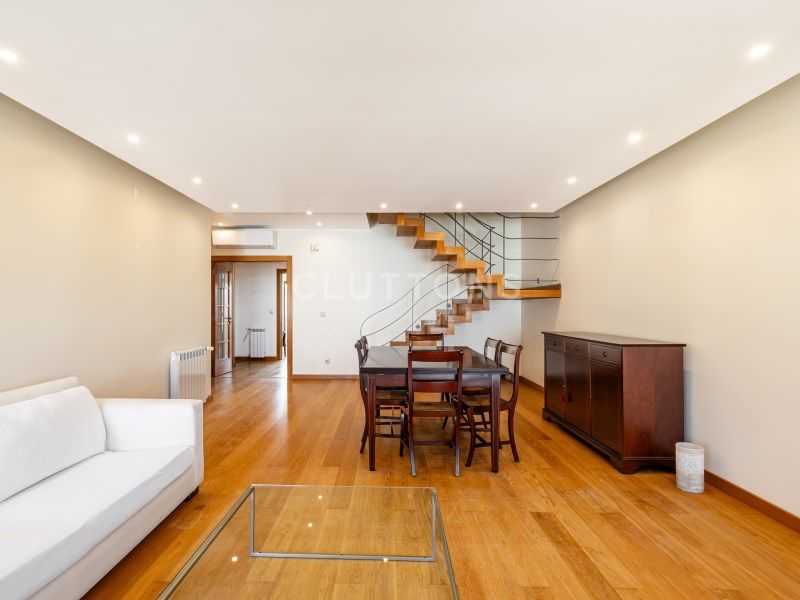 apartment 7 Rooms for sale on Lisboa (1900)