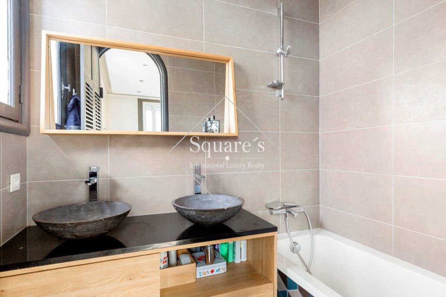 mansion (hôtel particulier) 14 Rooms for sale on Neuilly-sur-Seine (92200)