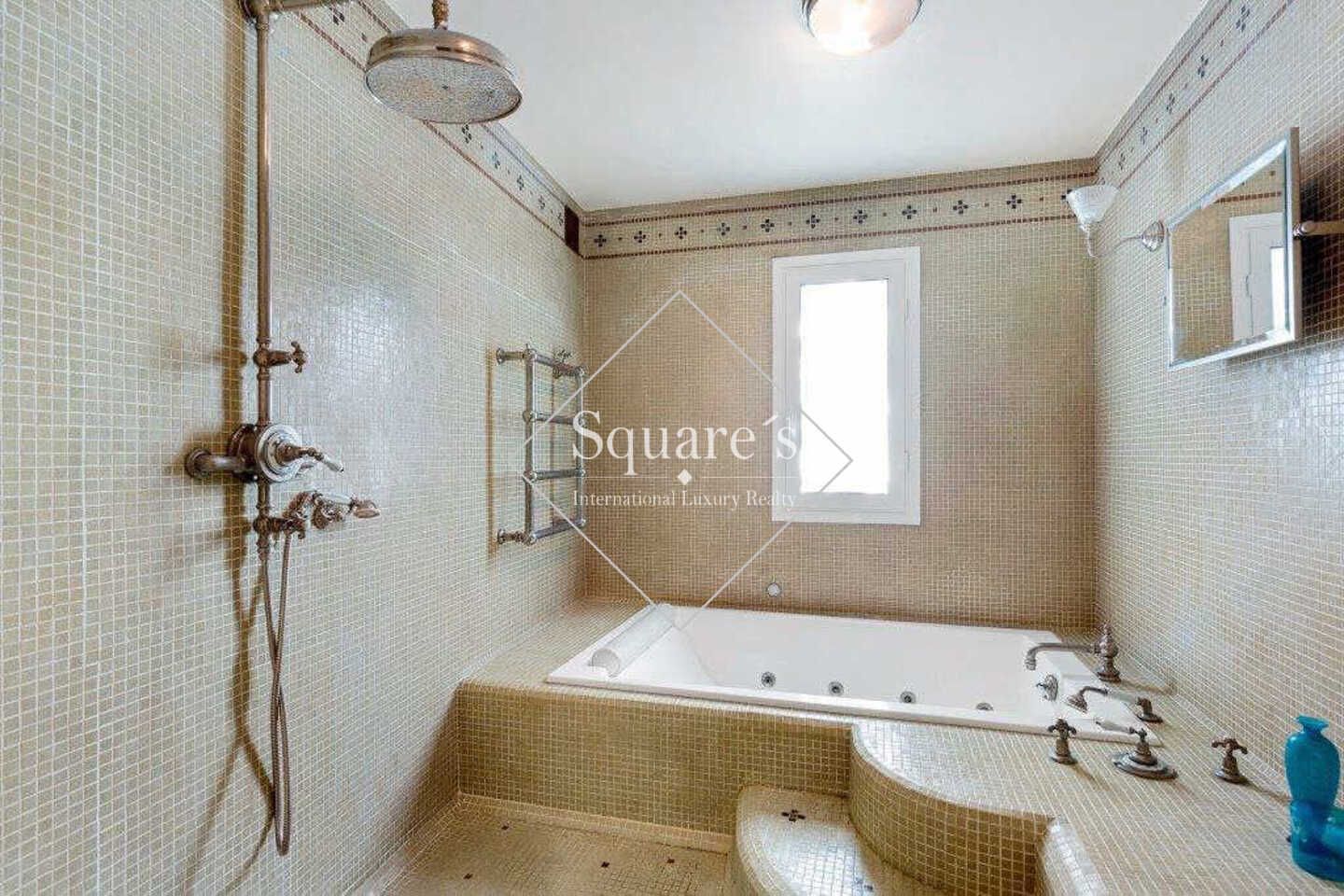 mansion (hôtel particulier) 14 Rooms for sale on Neuilly-sur-Seine (92200)