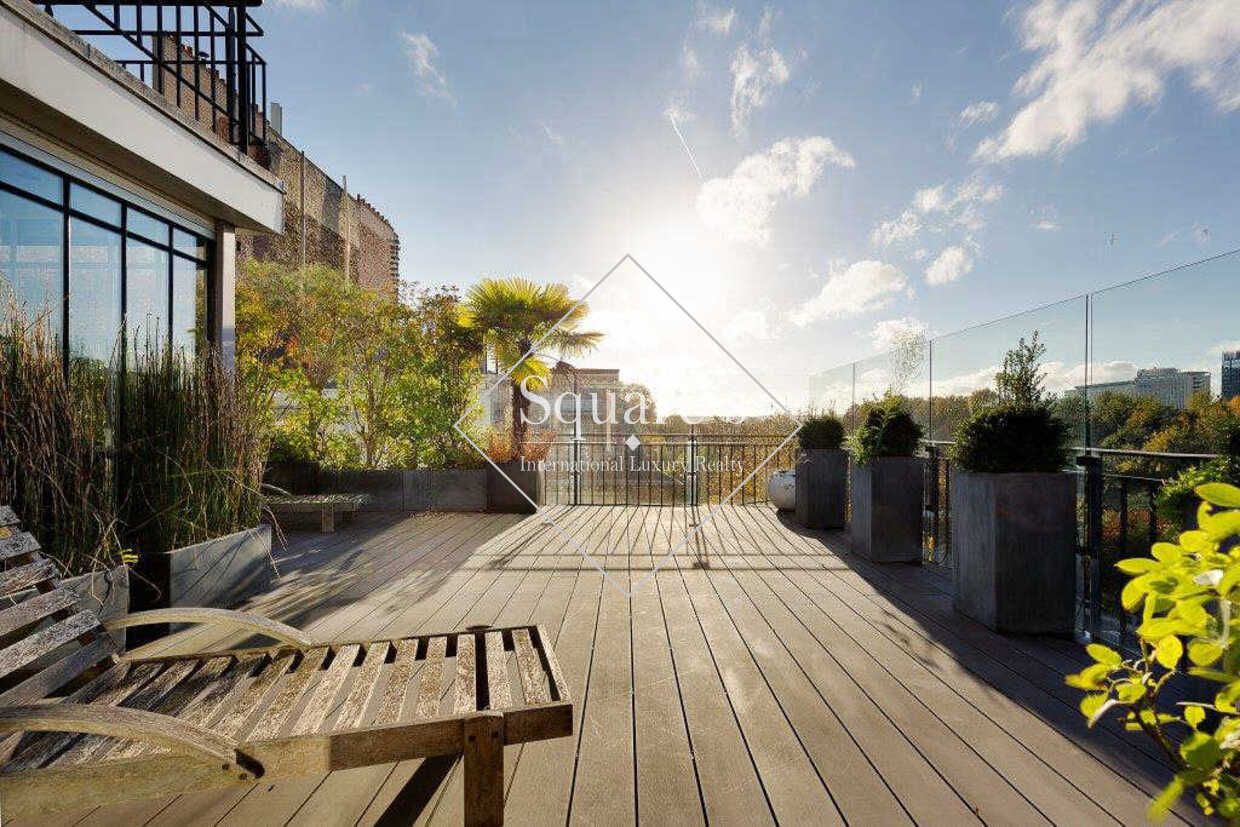 mansion (hôtel particulier) 14 Rooms for sale on Neuilly-sur-Seine (92200)