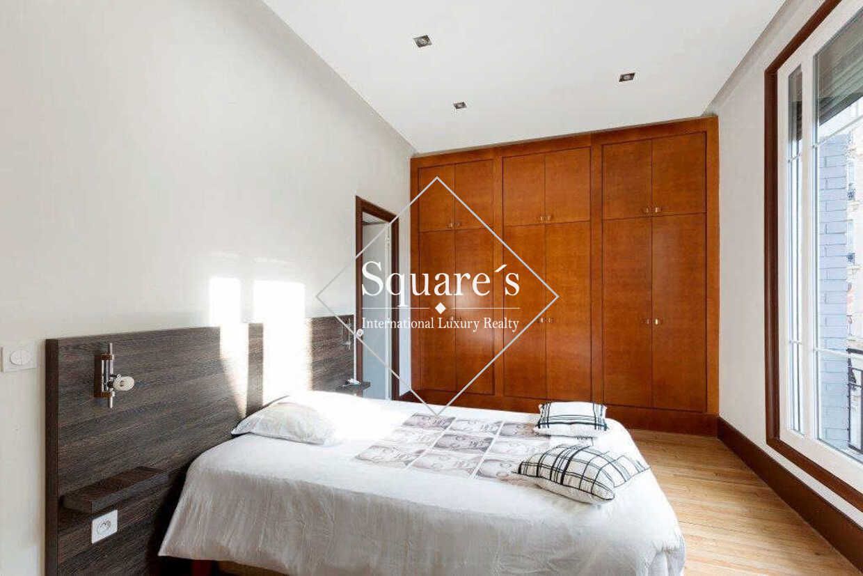 mansion (hôtel particulier) 14 Rooms for sale on Neuilly-sur-Seine (92200)