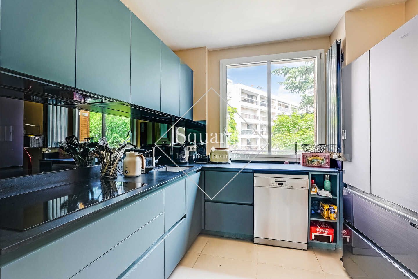 apartment 6 Rooms for sale on Neuilly-sur-Seine (92200)