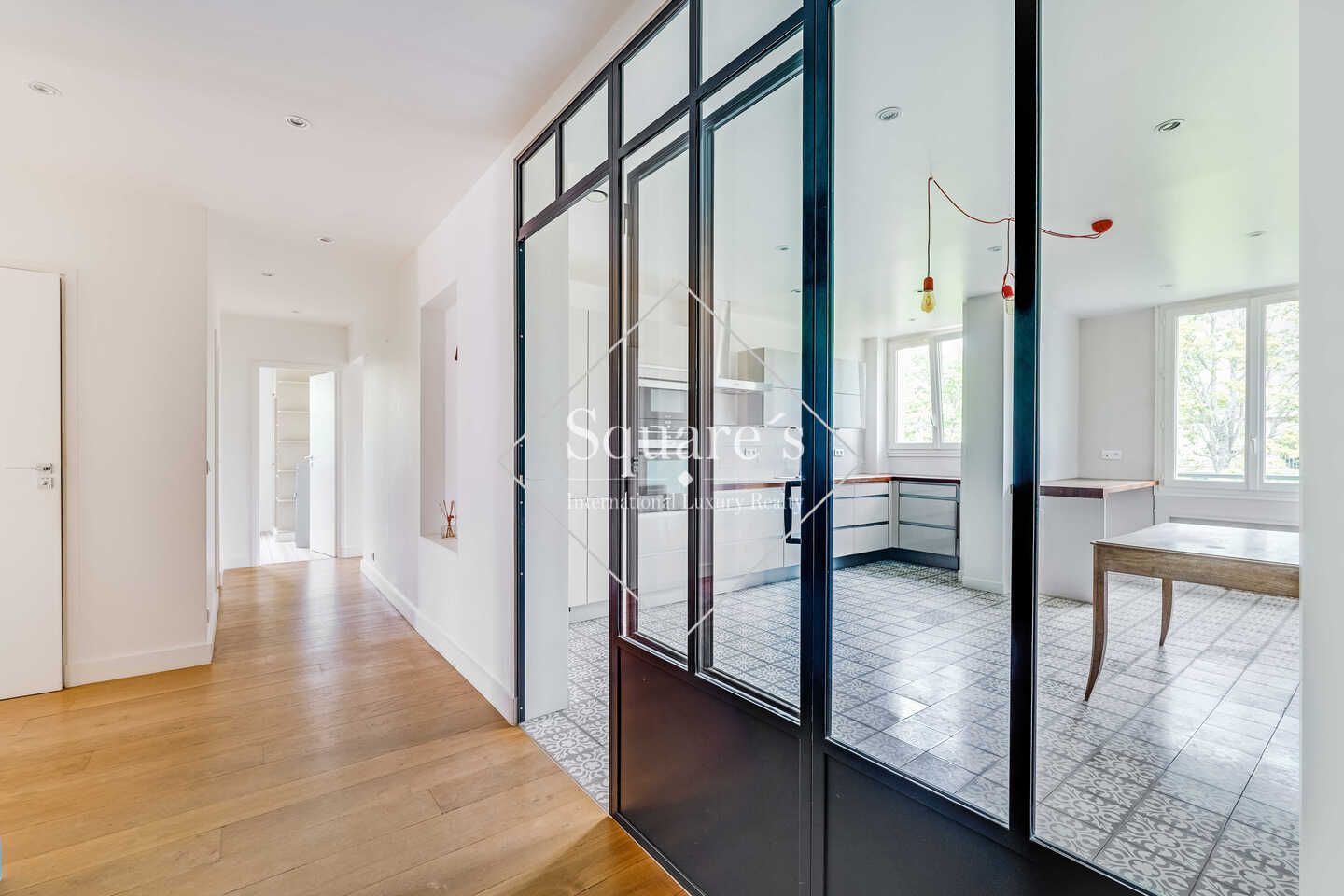 apartment 5 Rooms for sale on Neuilly-sur-Seine (92200)