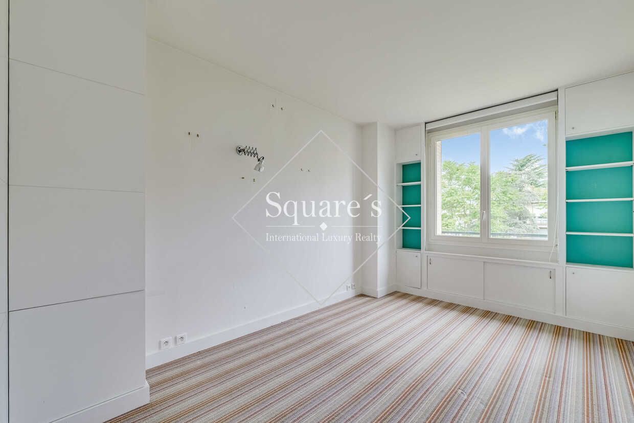 apartment 5 Rooms for sale on Neuilly-sur-Seine (92200)