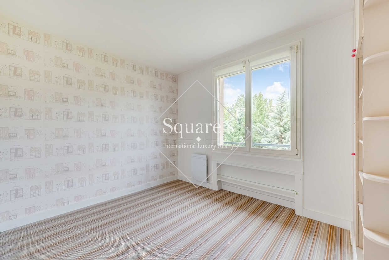 apartment 5 Rooms for sale on Neuilly-sur-Seine (92200)