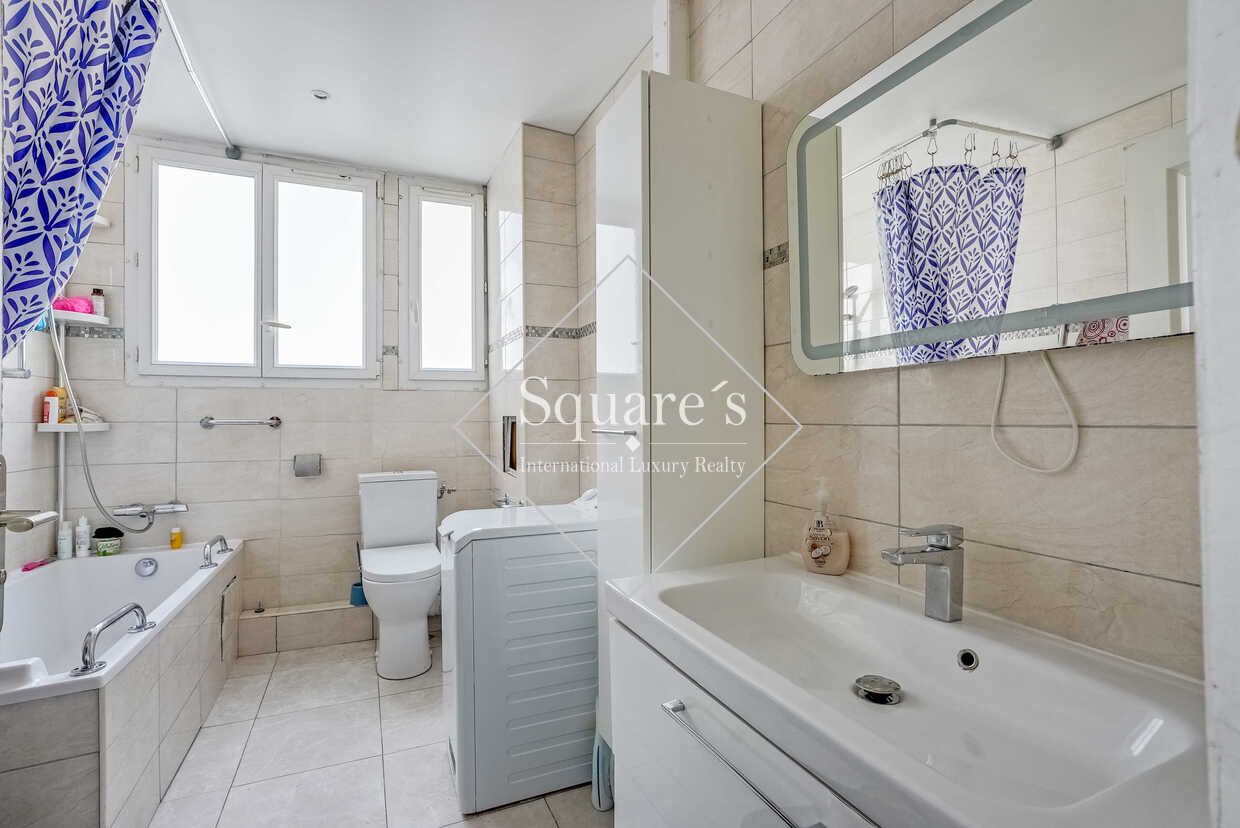 apartment 4 Rooms for sale on Paris 17ème (75017)