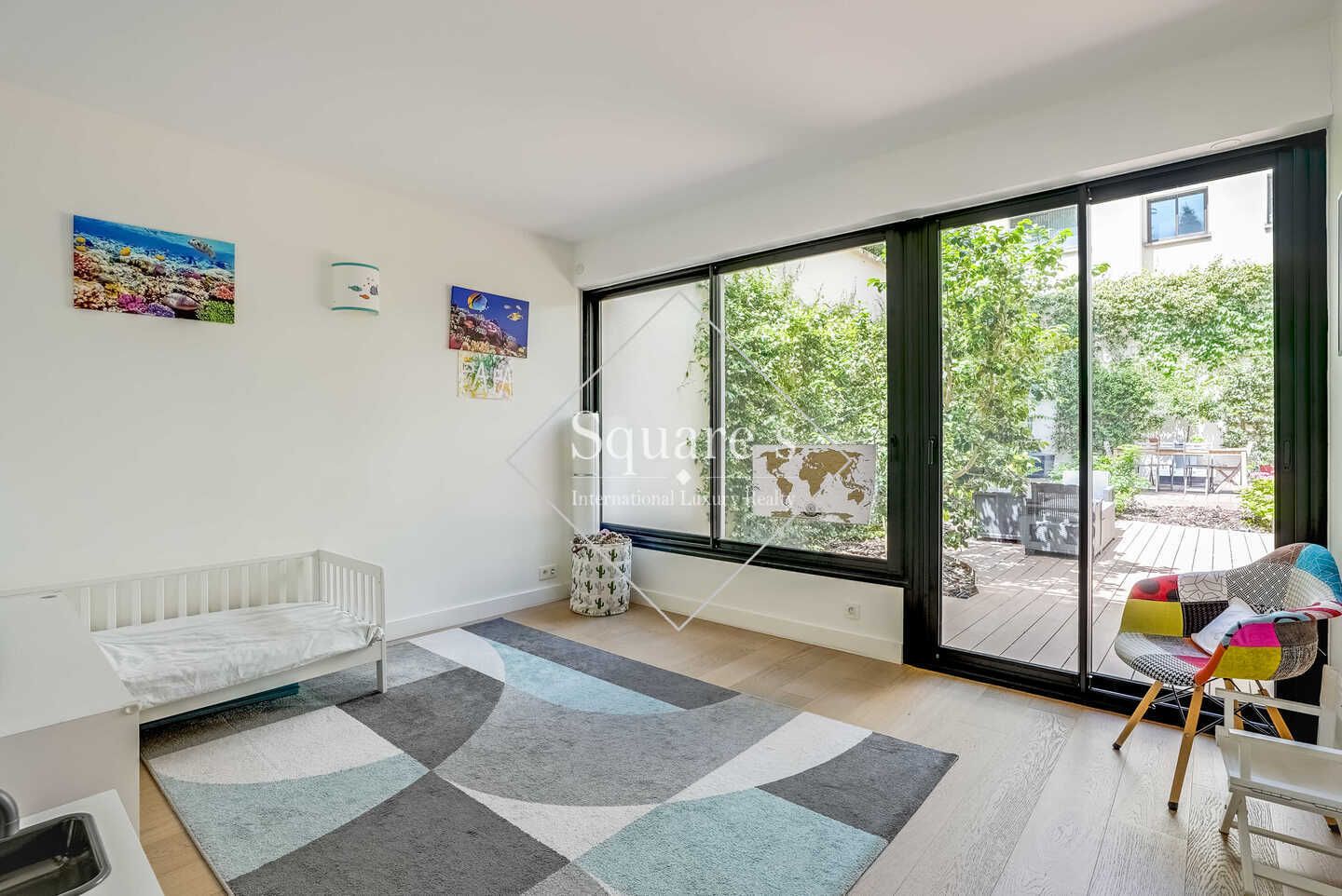 apartment 5 Rooms for sale on Neuilly-sur-Seine (92200)