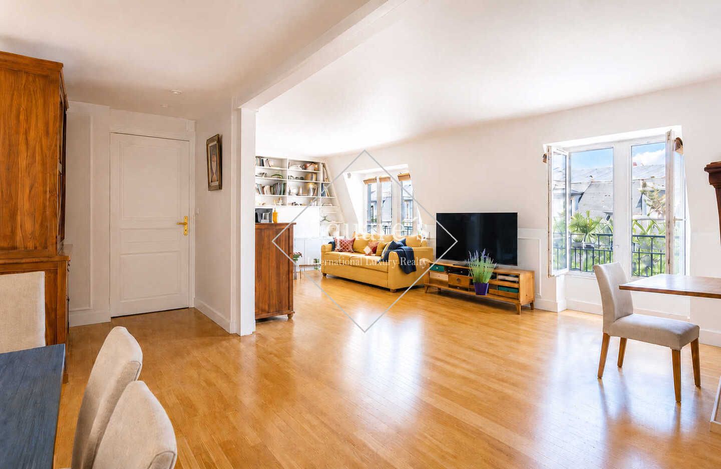 apartment 5 Rooms for sale on Paris 17ème (75017)