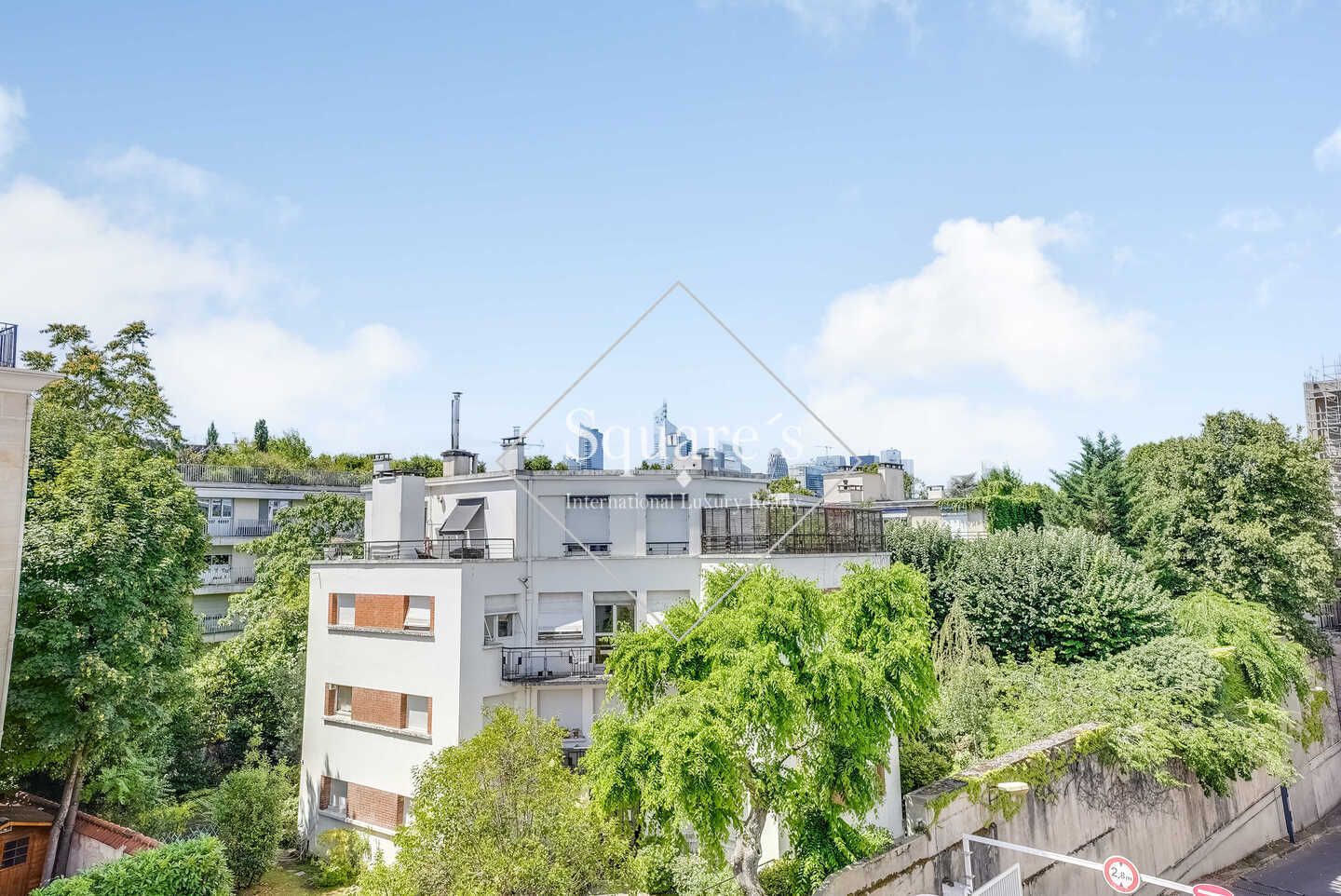 apartment 5 Rooms for sale on Neuilly-sur-Seine (92200)
