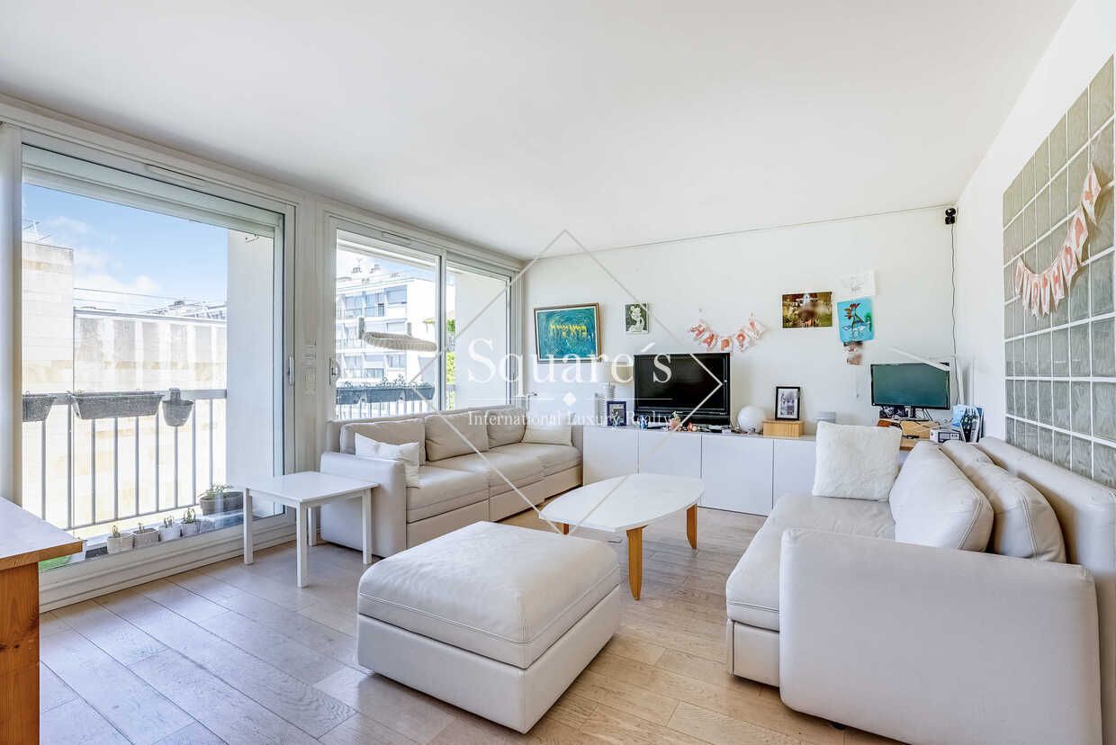 apartment 5 Rooms for sale on Neuilly-sur-Seine (92200)