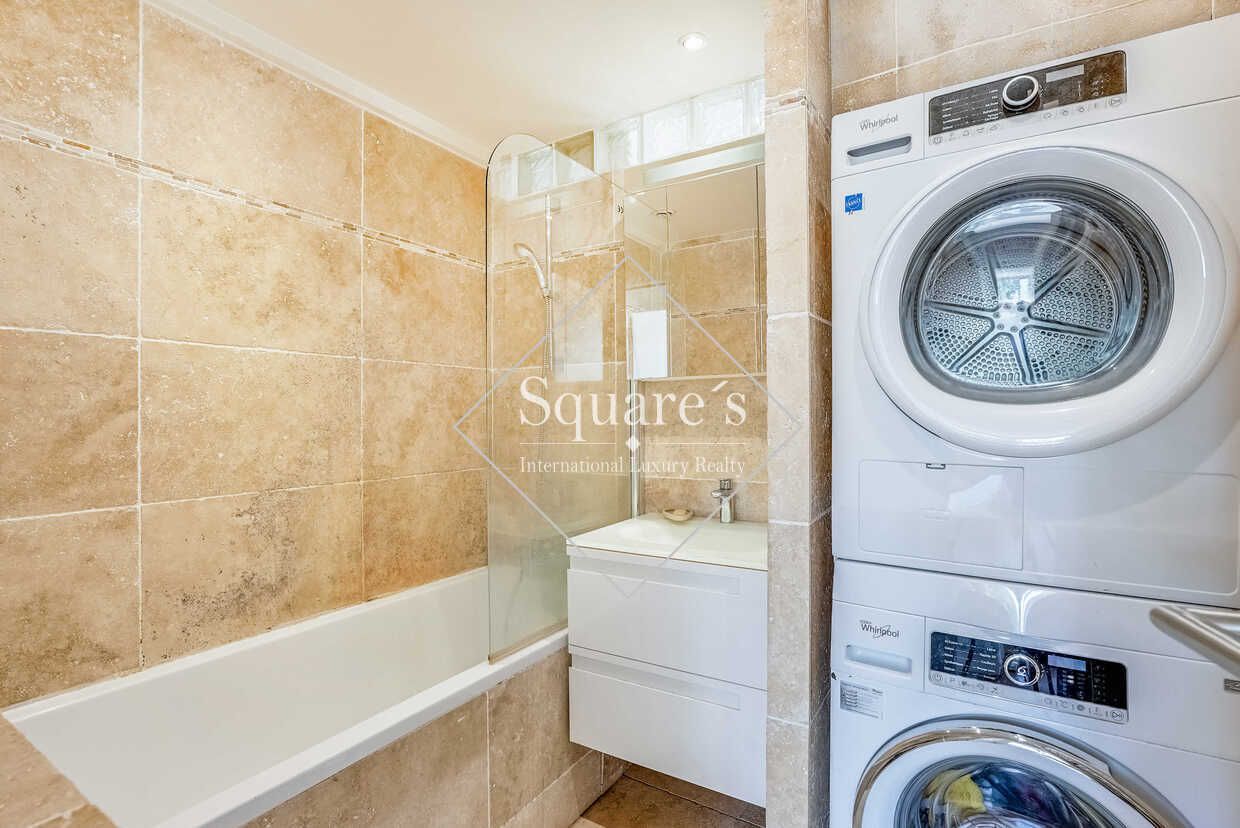 apartment 5 Rooms for sale on Neuilly-sur-Seine (92200)