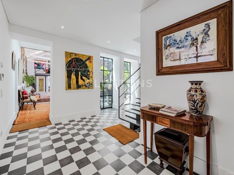 house 8 Rooms for sale on Lisboa (1300)