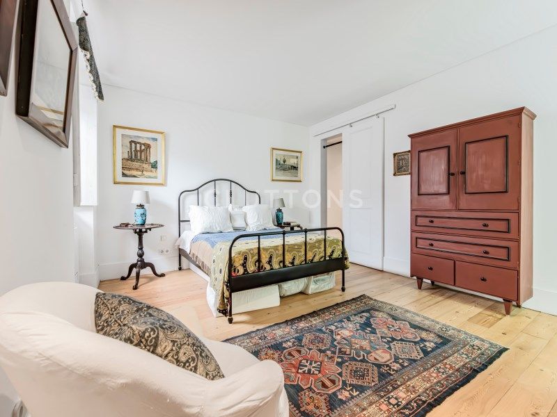 house 8 Rooms for sale on Lisboa (1300)