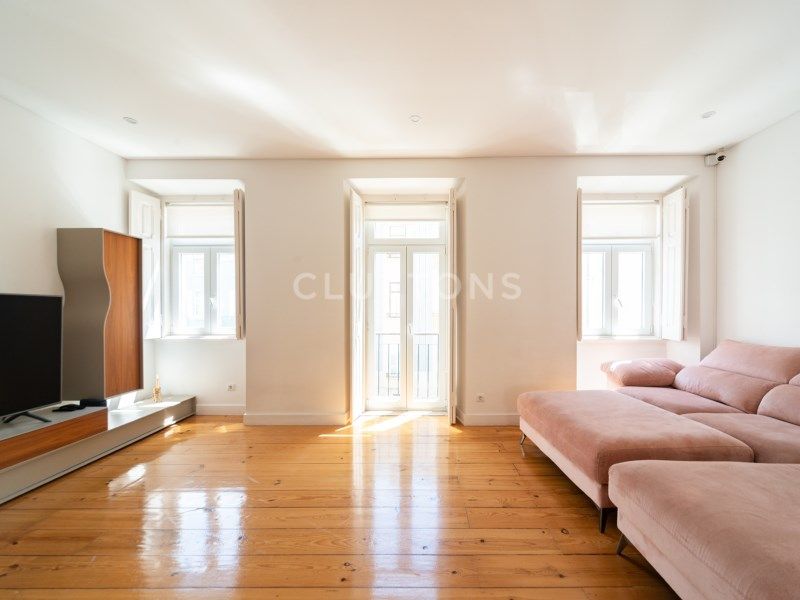 house 11 Rooms for sale on Lisboa (1350)