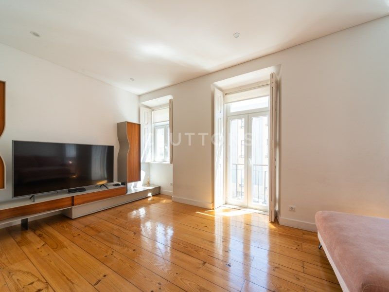house 11 Rooms for sale on Lisboa (1350)