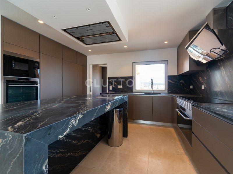 apartment 13 Rooms for sale on Cascais (2750)