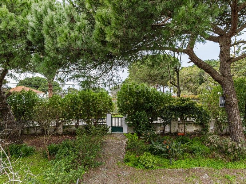 house 12 Rooms for sale on Almada (2825)
