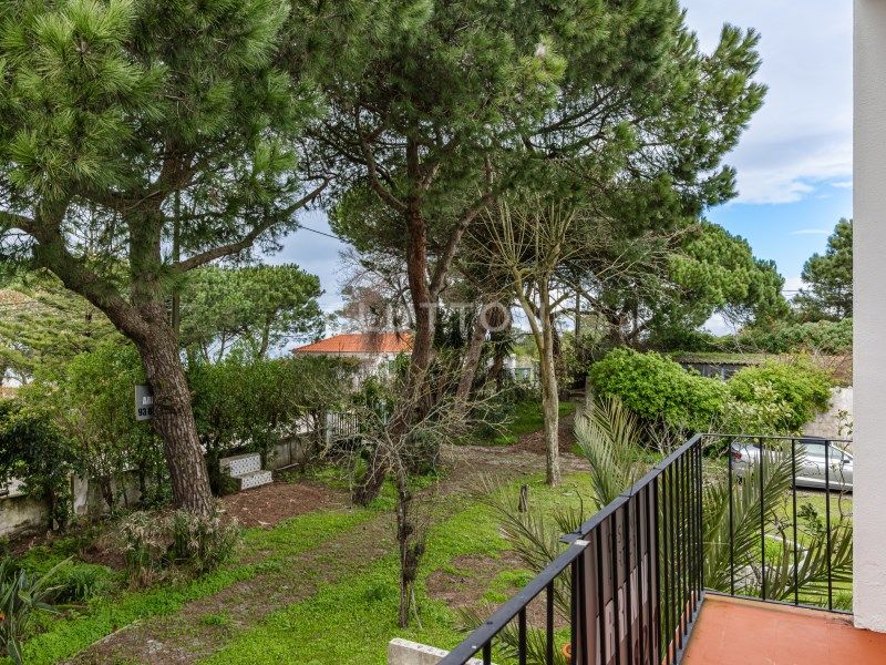 house 12 Rooms for sale on Almada (2825)